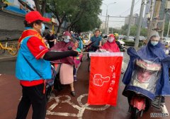 礼让斑马线会加剧路口拥堵？北京这群志愿者引导多日发现——