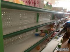 旅客滞留新疆伊犁：超市部分货架都空了！